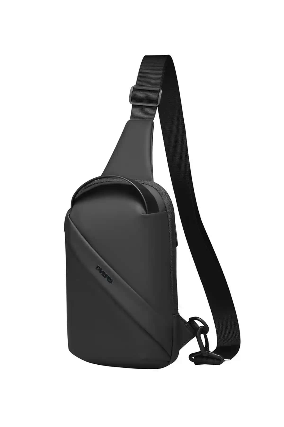 D'VERS ve NEWISH POLO ACCESSORIES Siyah Su Geçirmez Çanta Karşılaştırması