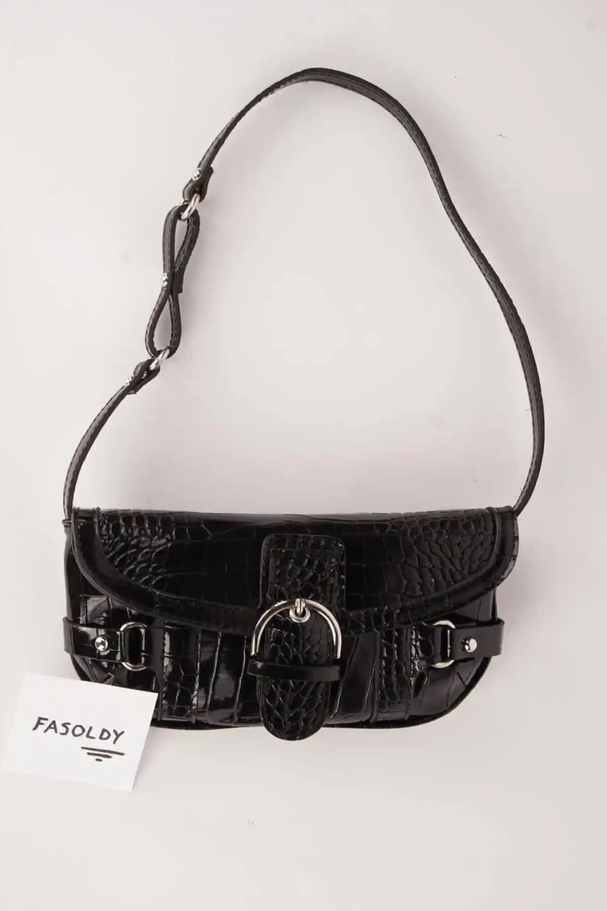 Fasoldy ve Vivaq Kadın Siyah Çanta Karşılaştırması: Tasarım ve Kullanışlılık Analizi