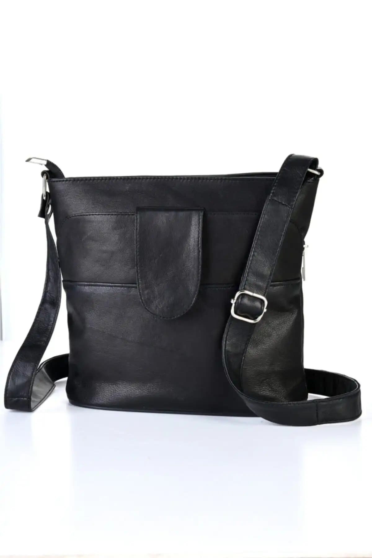 Fubileather Hakiki Deri Çanta Karşılaştırması: Körüklü Postacı ve Çok Gözlü Askılı Modeller 2