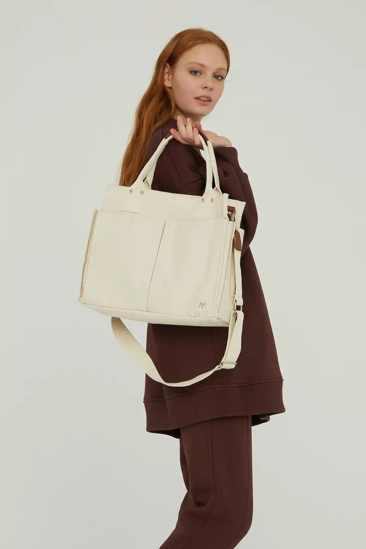 Günlük Kullanım İçin Manuka STD Kanvas ve VAGO COLLECTION Omuz Çantası Karşılaştırması