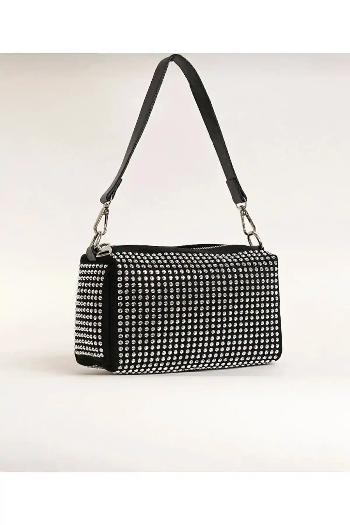 İSACO ve Lowell Bag Abiye Çanta Karşılaştırması: Stil ve İşlevsellik Analizi