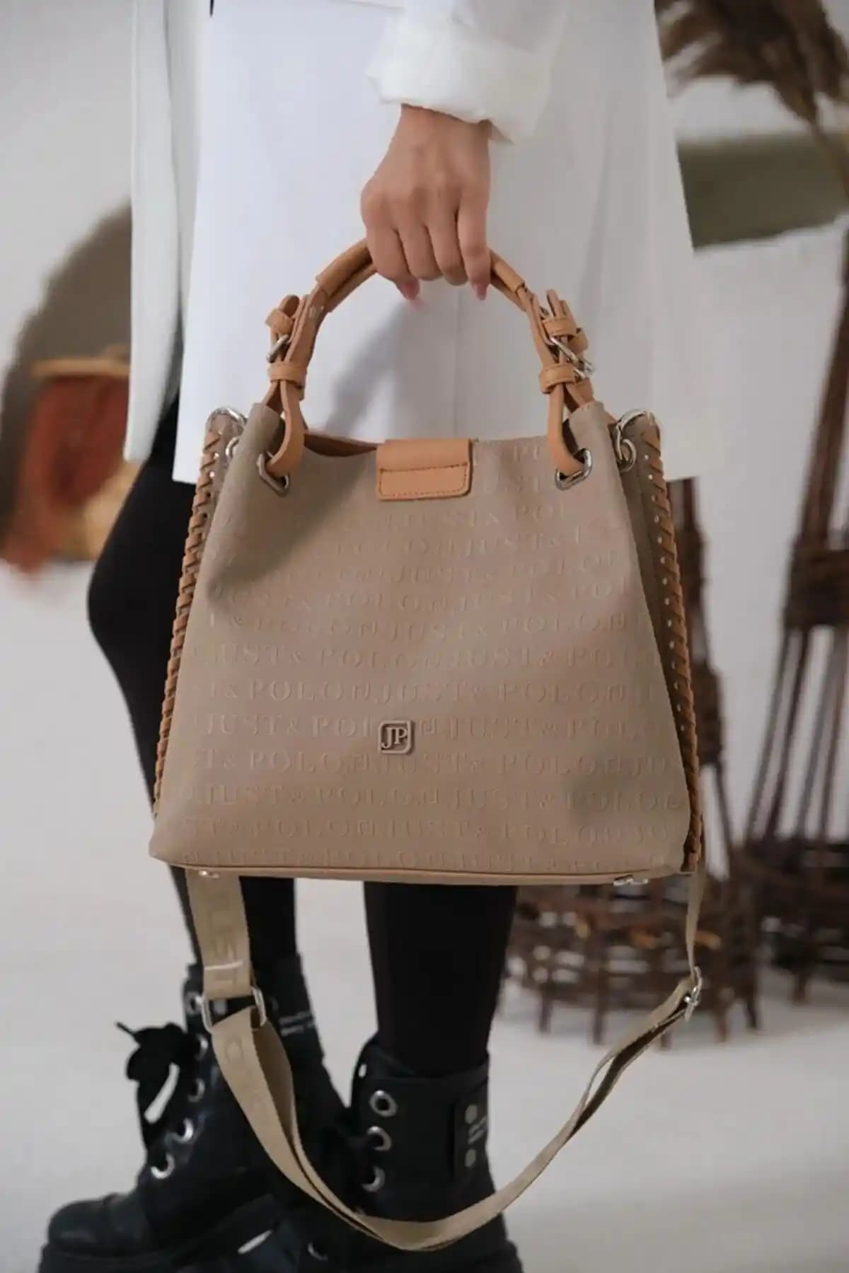 Just Polo Kadın Çantaları Karşılaştırması: Kum Taba ve Siyah Örgülü Modeller