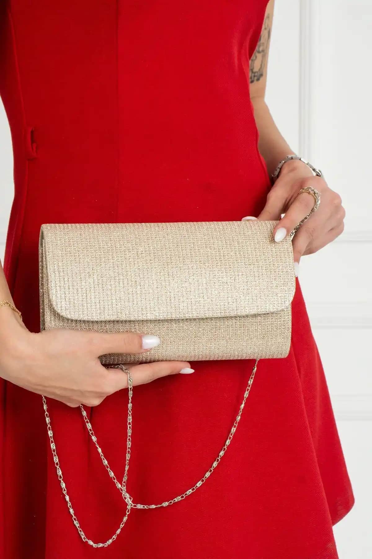 Kadın Abiye Çantaları Karşılaştırması: Şık ve Kullanışlı Modellerin Özellikleri