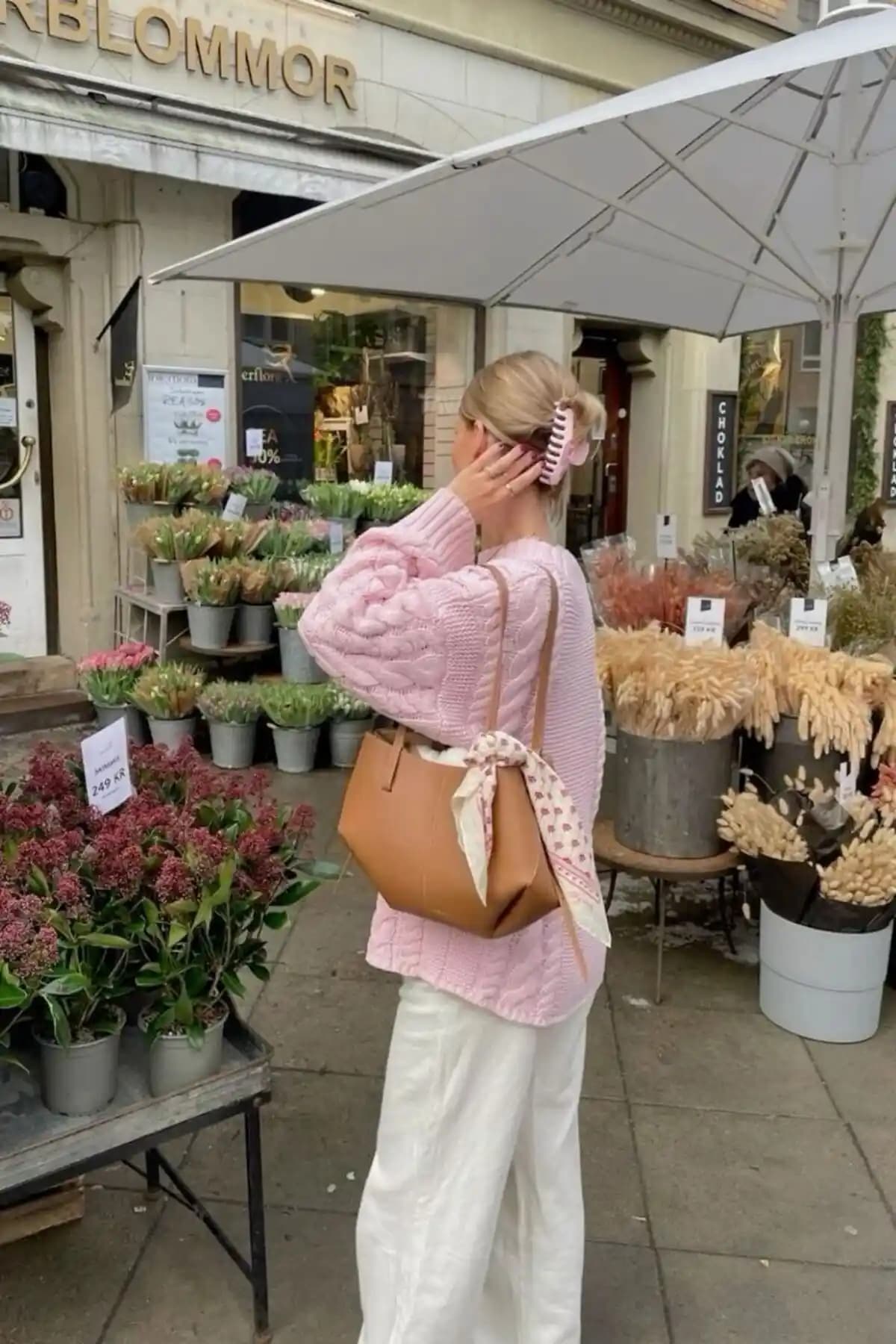 Kadın Çantaları Karşılaştırması: Taba ve Yeşil Timsah Desenli Modellerin Özellikleri