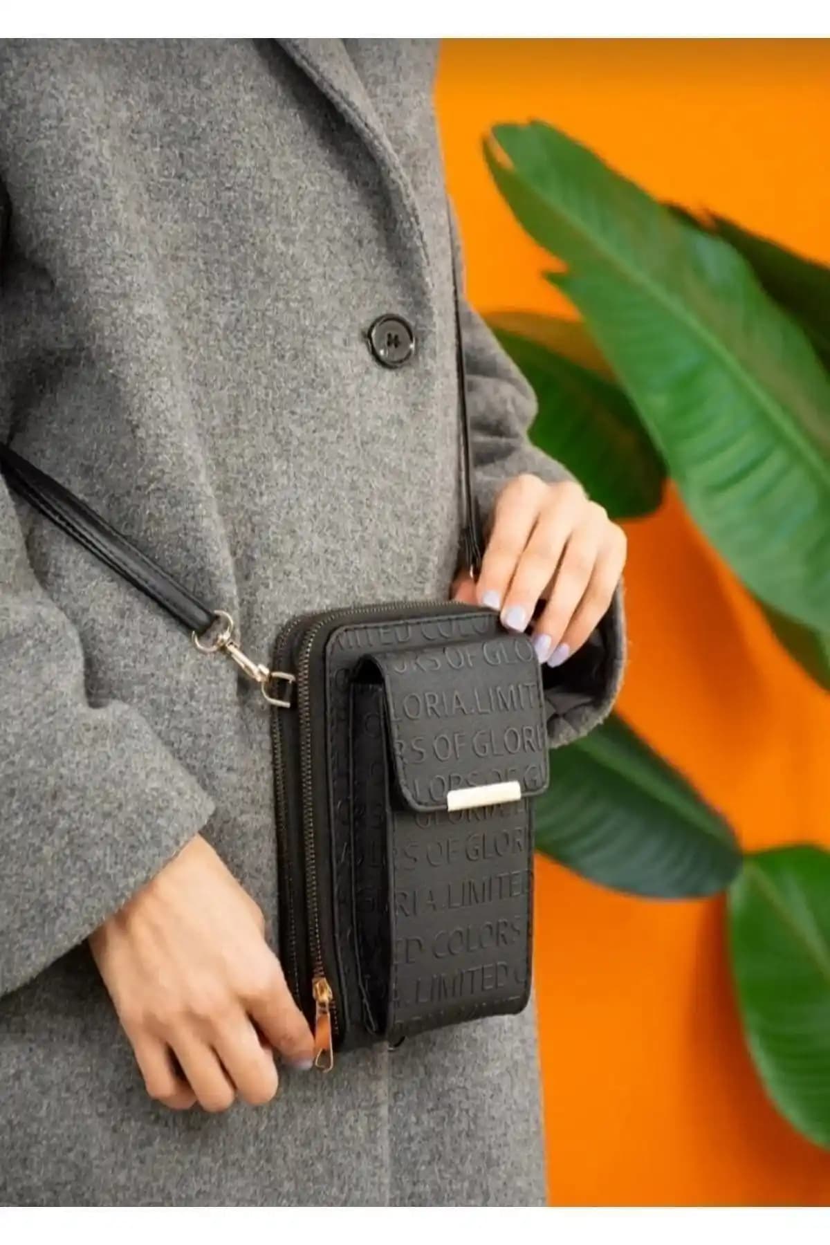 Kadın Çantası Karşılaştırması: Selma Demir Castel ve Universal Eşsiz Pazar Modelleri