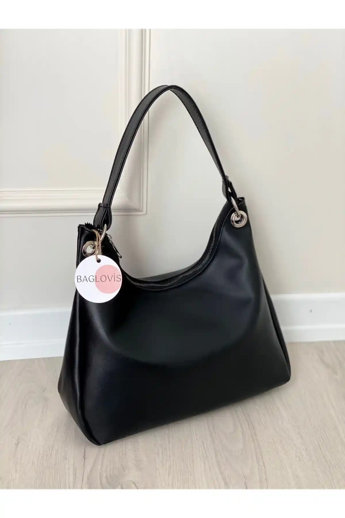 Kadın Günlük Kullanım İçin Salaş Omuz Çantası ve Suni Deri Çanta Karşılaştırması