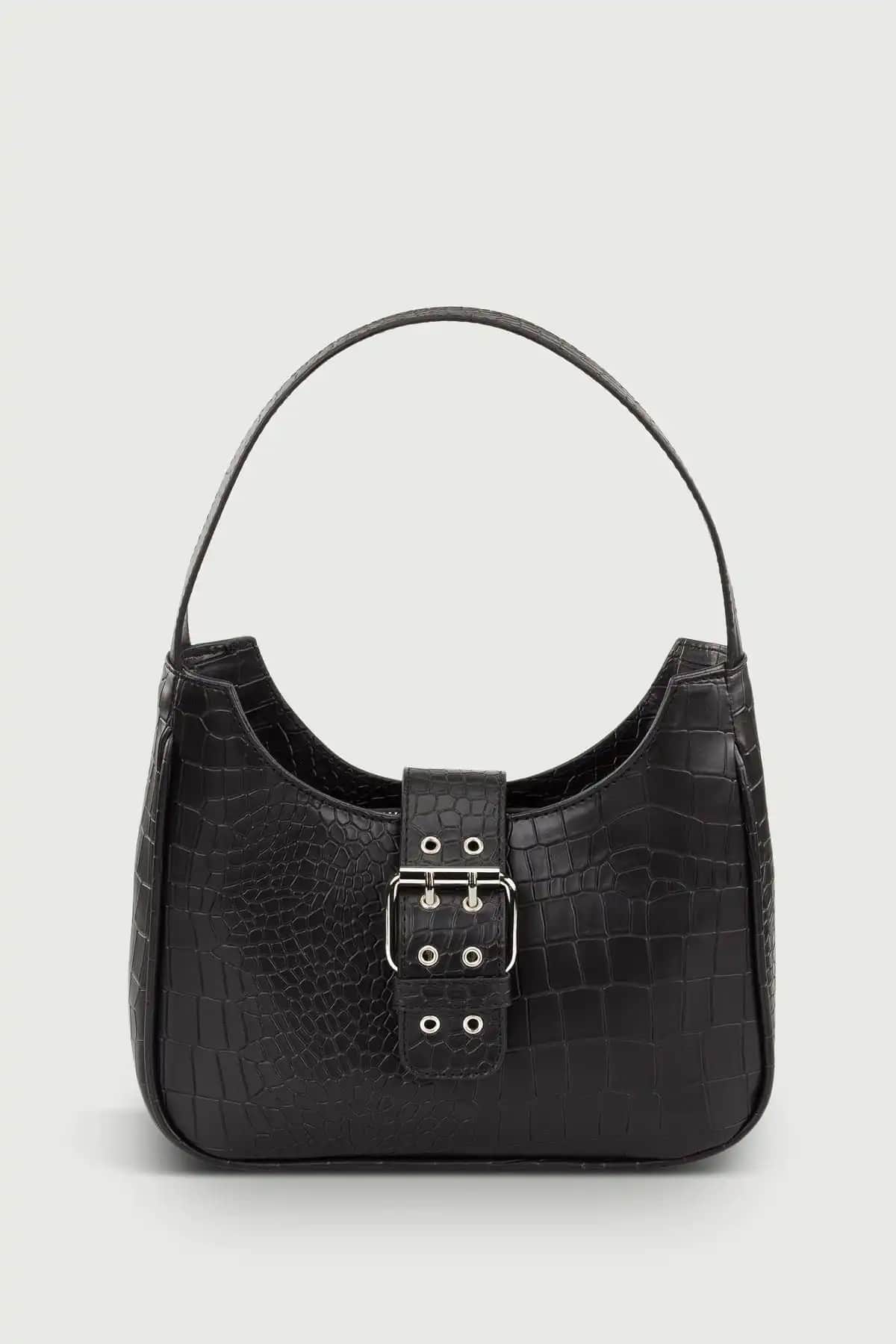 Kadın Siyah Çantalar Karşılaştırması: Housebags ve Rimense Modelleri Analizi