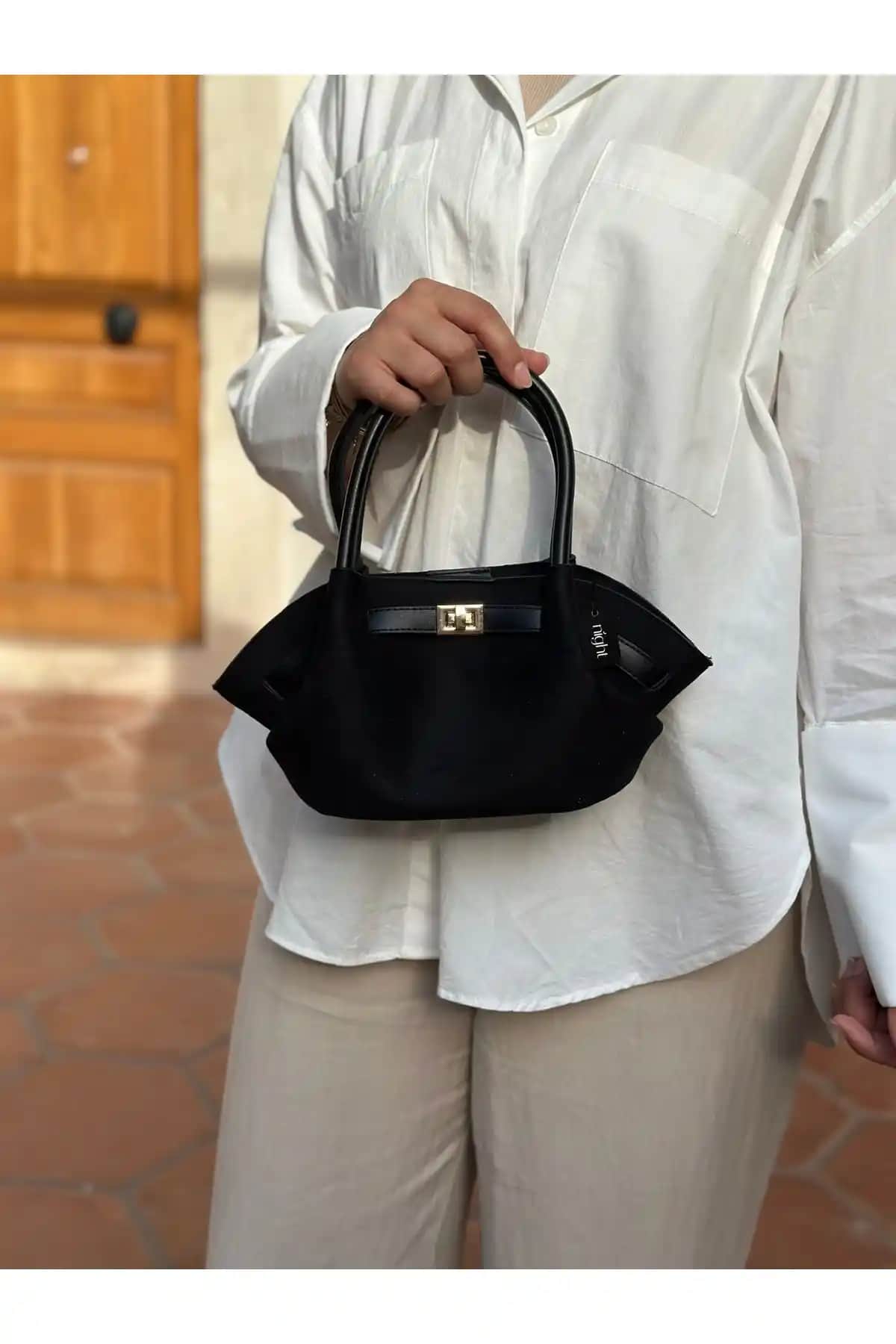 Kadın Süet Çantalar: Night Denise ve NOTHING Modellerinin Detaylı Karşılaştırması