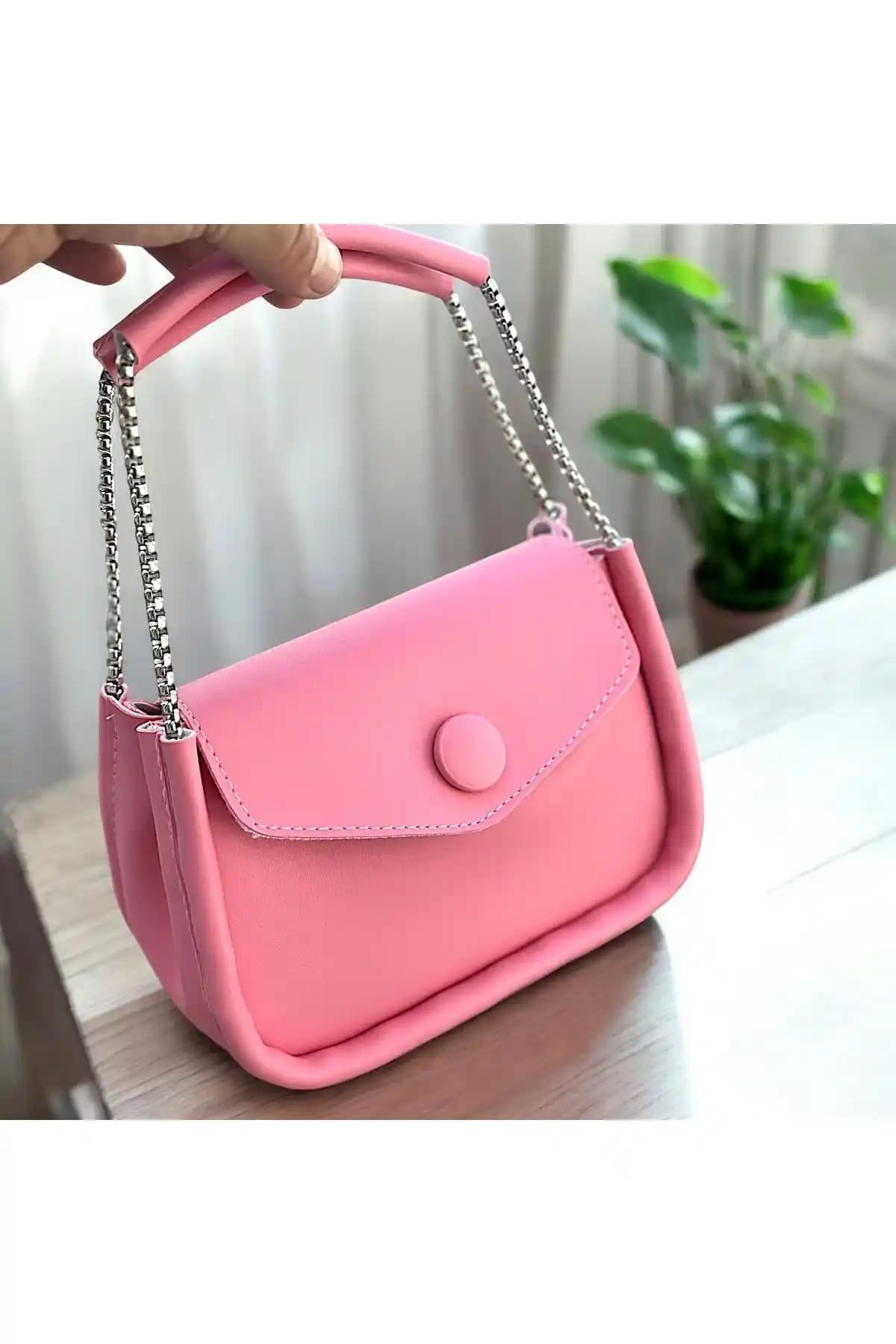 Katusa Pembe Zincirli Baget Çanta ve Tonny Black Orijinal Kadın Çantası Karşılaştırması