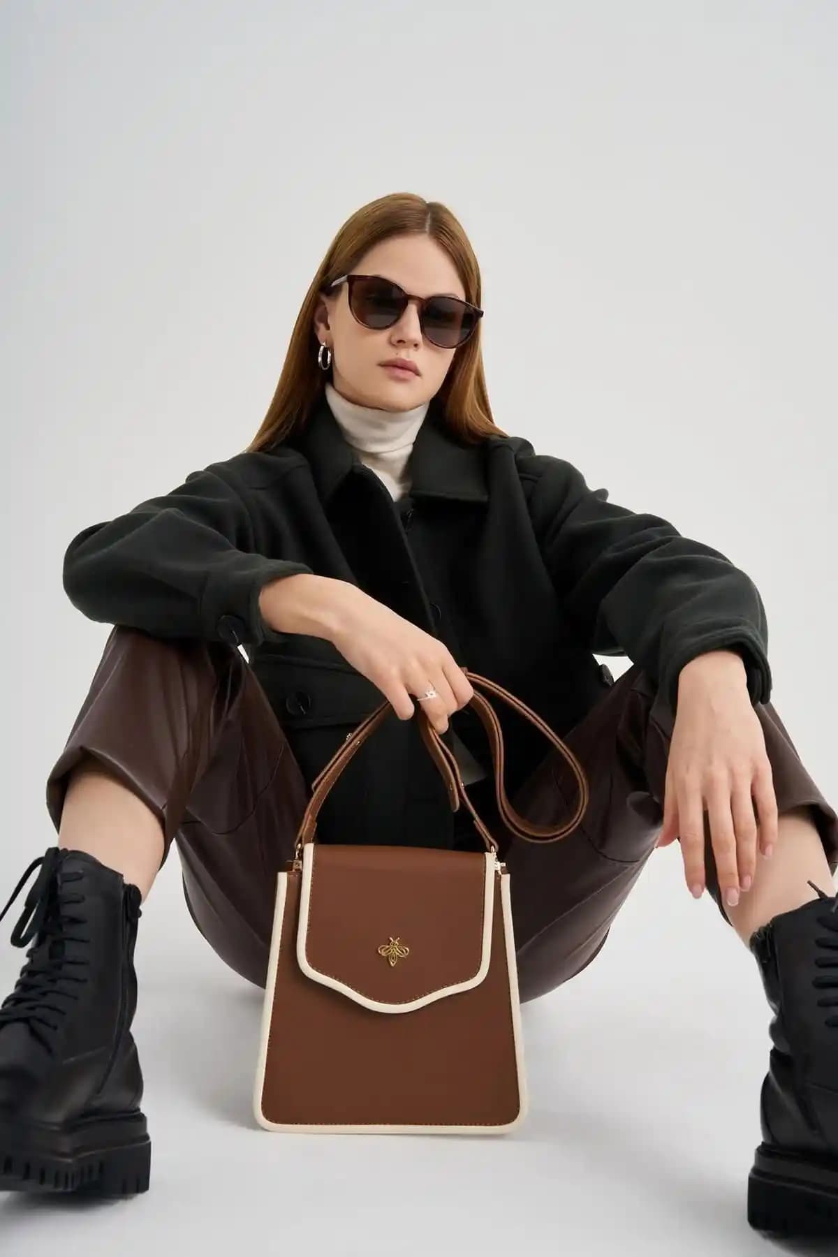 Lucky Bees Kadın El Çantası ve STD İç Cüzdanlı Klasik Model Karşılaştırması