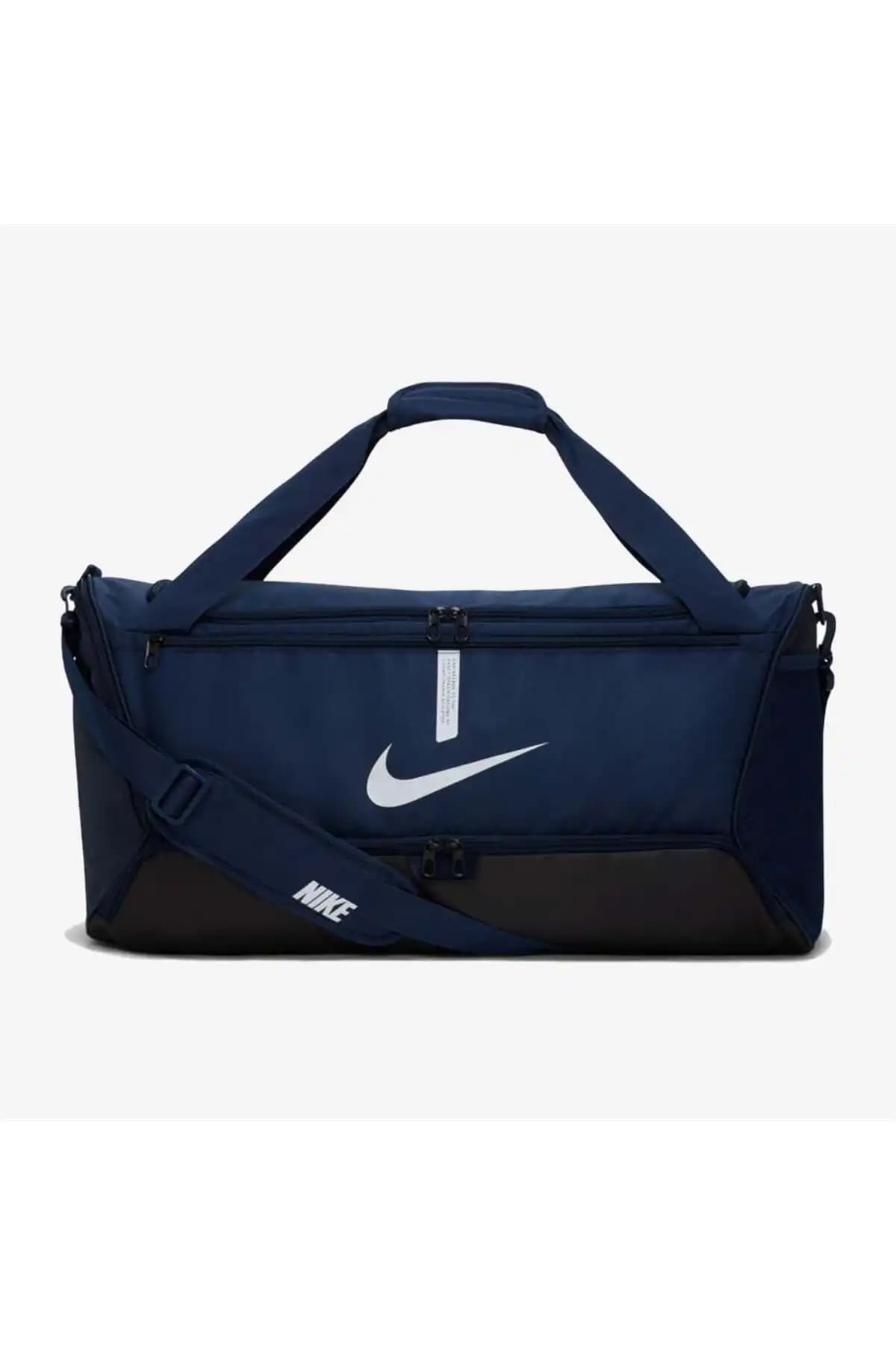 Nike Spor Çantası Karşılaştırması: Dayanıklılık ve Kullanım Kolaylığı Analizi 2