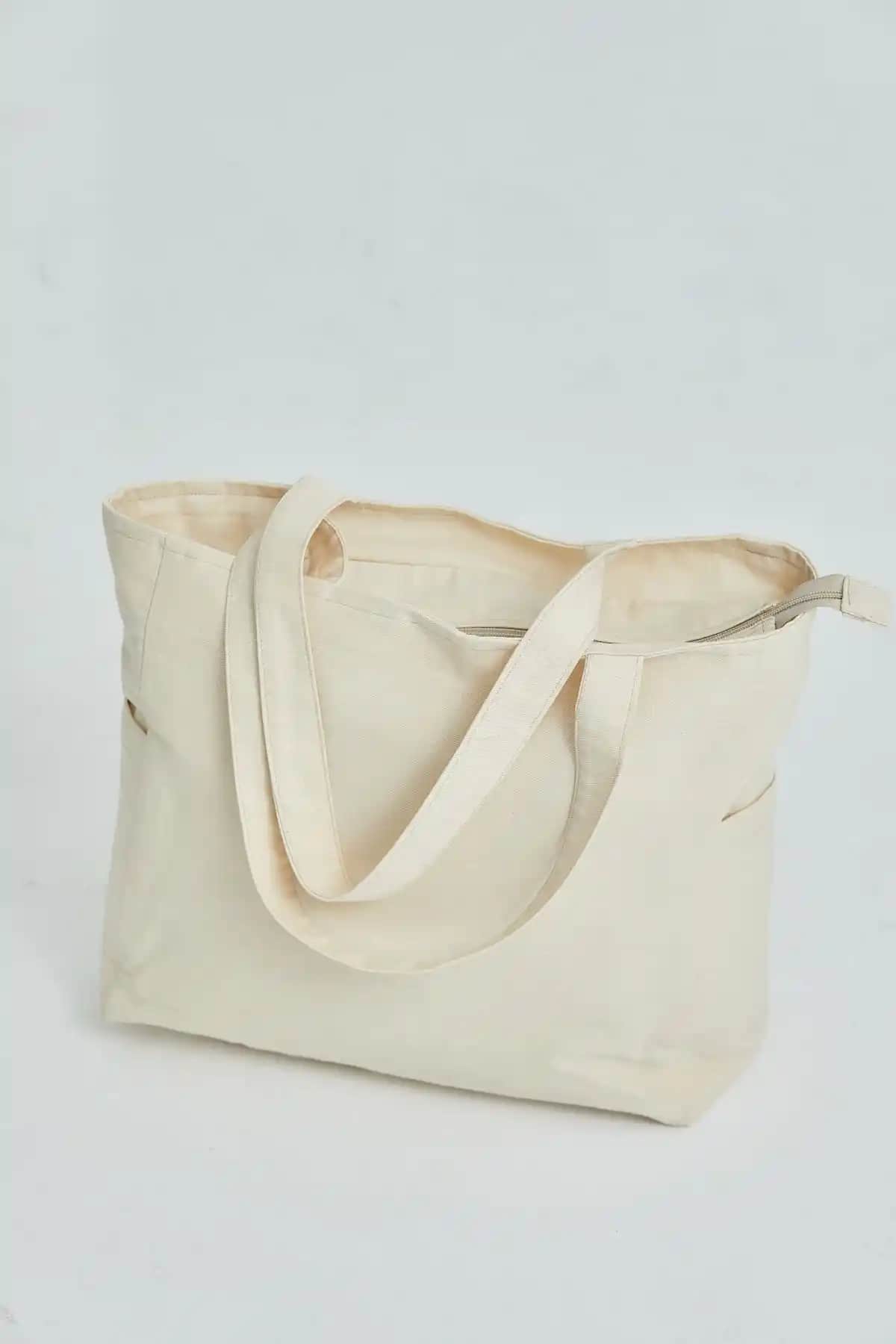 OKTAYUSTA ve VAGO Çanta Koleksiyonlarının Detaylı Karşılaştırması