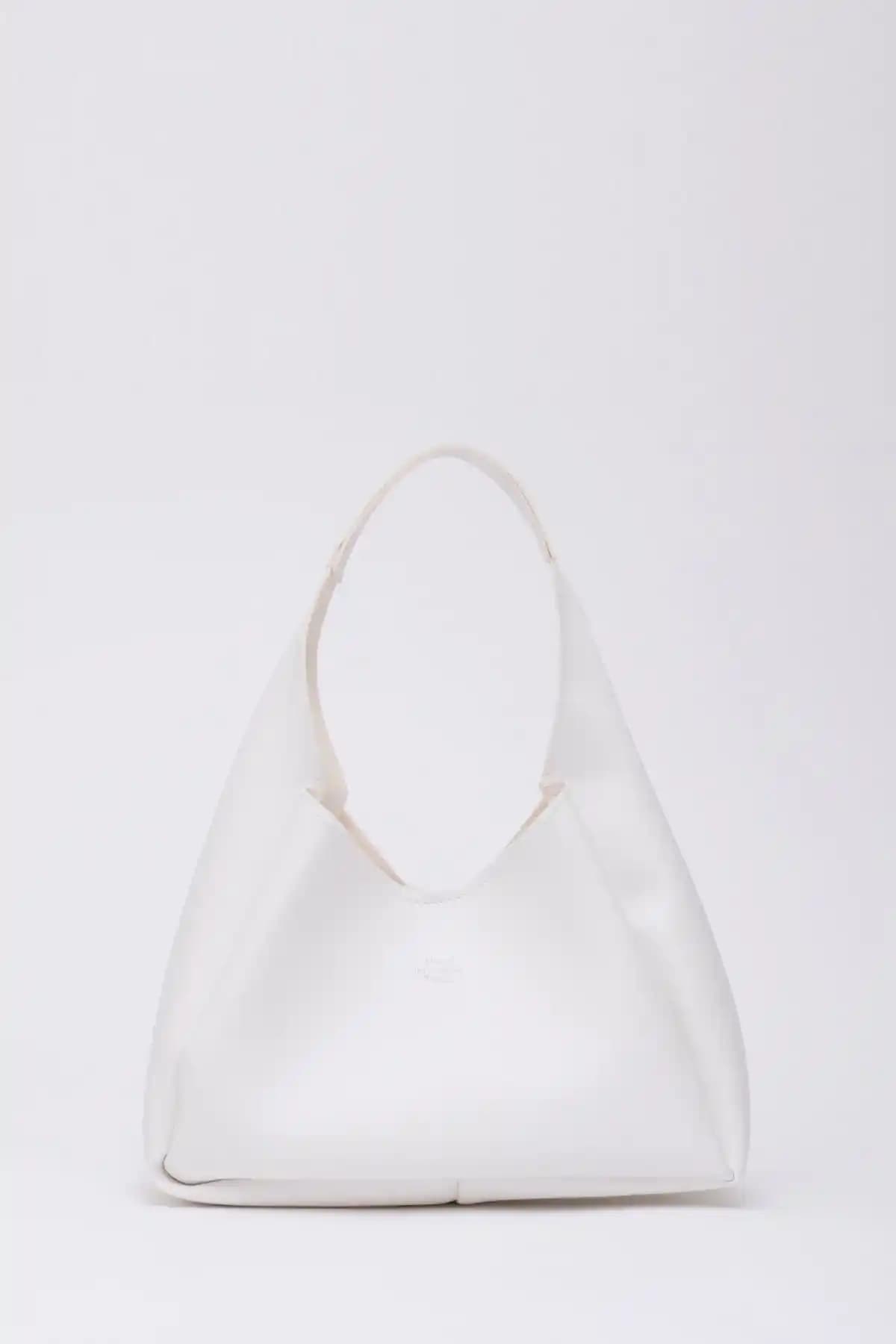 Shaka Beyaz ŞK19 ve ŞK79 Çanta Modellerinin Detaylı Karşılaştırması