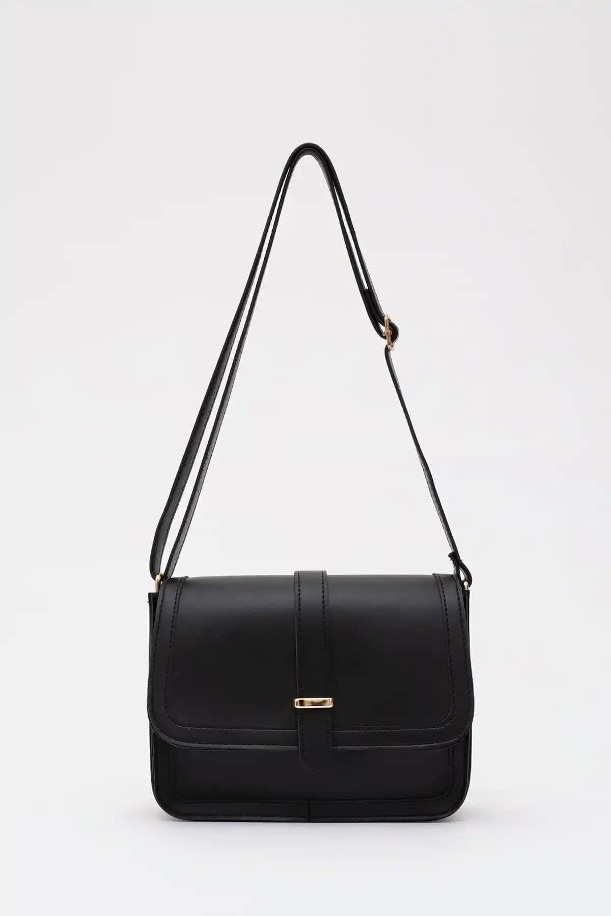 Shaka Siyah Çanta Modelleri Karşılaştırması: Şıklık ve İşlevsellik Analizi