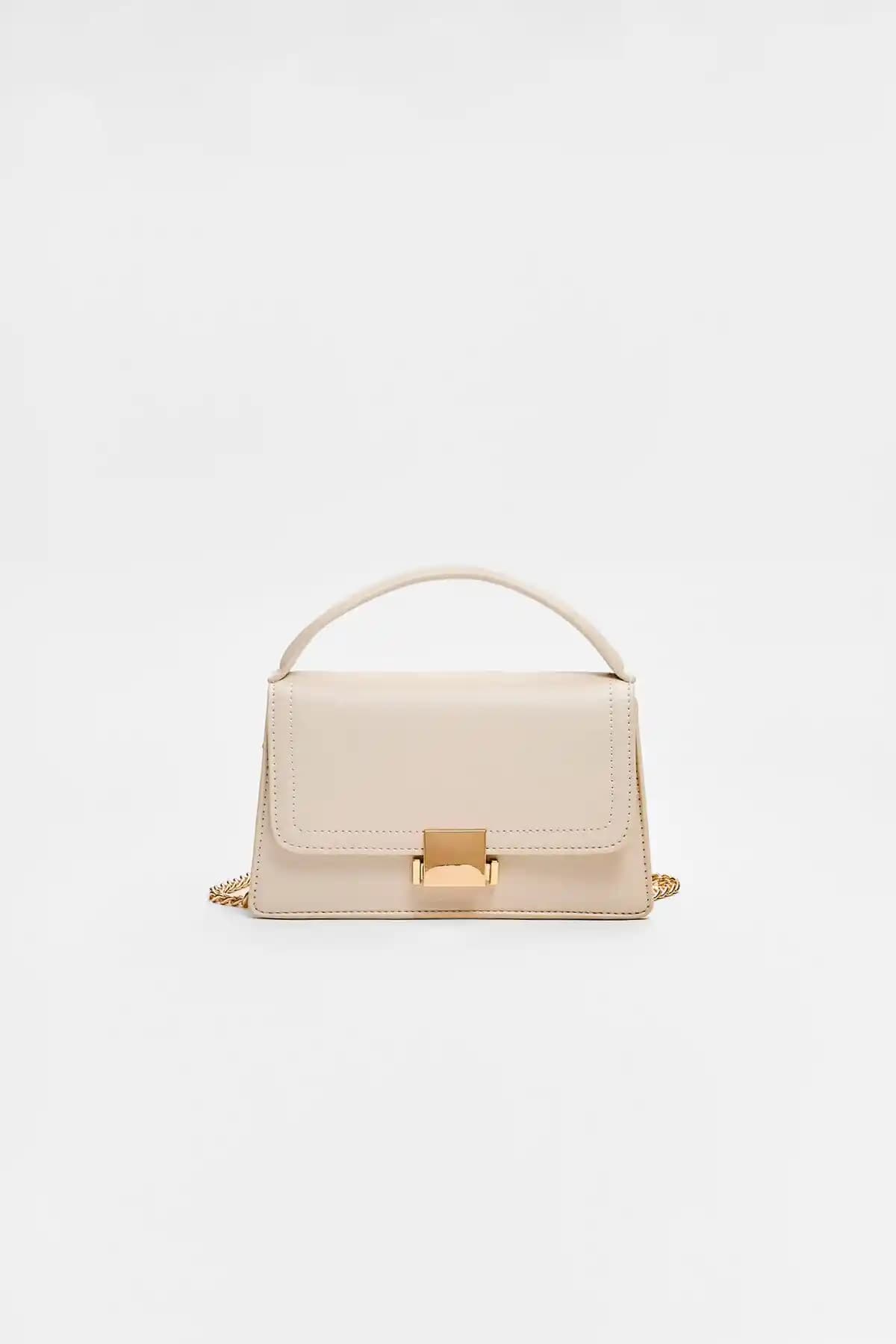 Stradivarius Çift Tutma Saplı ve Mini Boncuklu Çanta Karşılaştırması