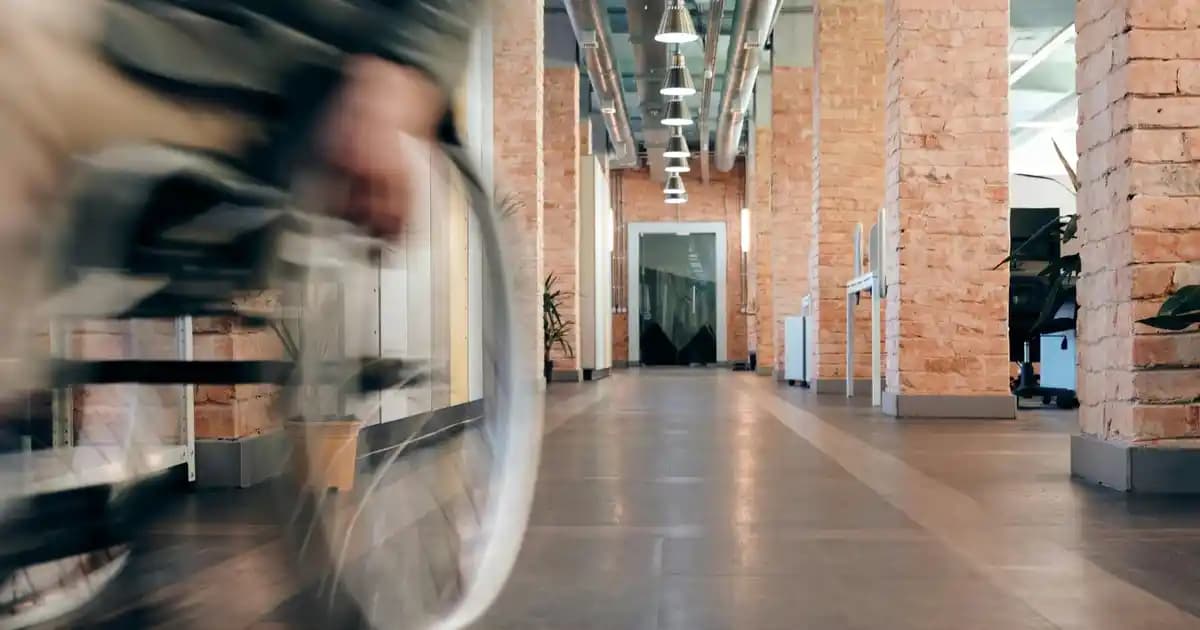 Adidas Samba Ayakkabıları: Zamansız Tasarım ve Günlük Konforun Birleşimi