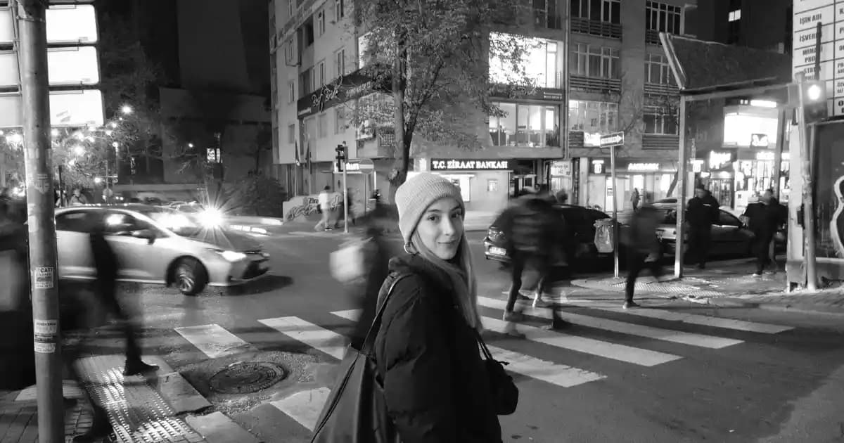 Bej Erkek Pantolon Modelleri ve Kombin İpuçlarıyla Şıklığa Ulaşın