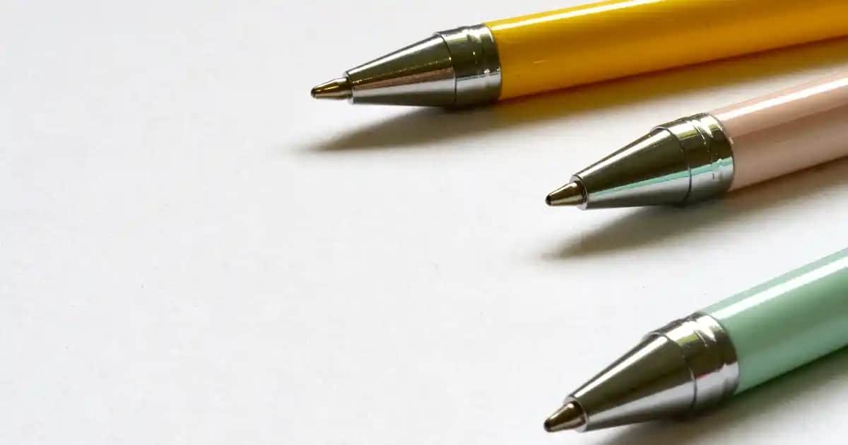 Beyaz Deri Converse Modelleri ve Şıklık ile Dayanıklılığı Birleştiren Seçenekler