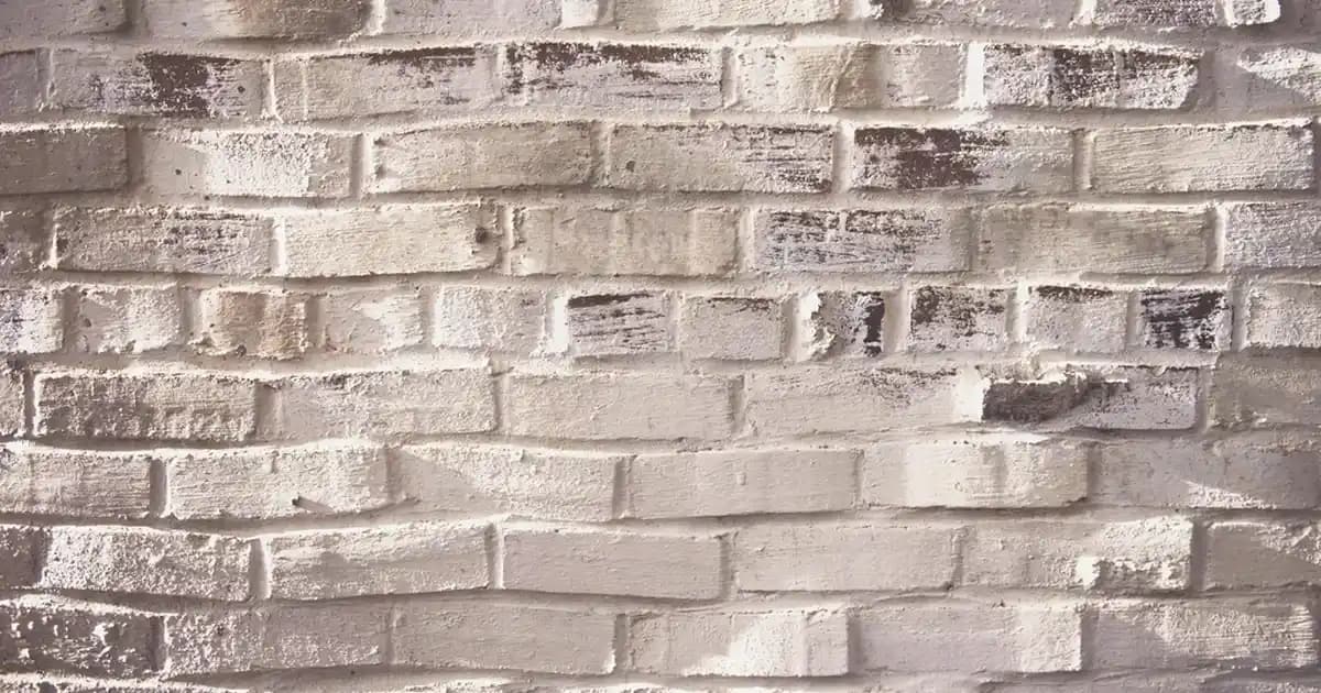 Beyaz Gömleklerle Uyumlu Çanta ve Ayakkabı Seçimleriyle Şıklığınızı Artırın