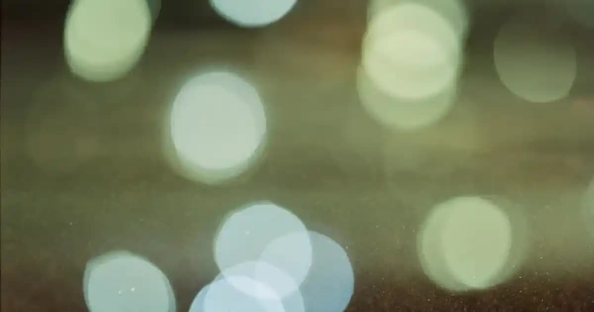 Beyaz Lacoste Tişörtler: Şıklık ve Konforun Birleştiği Modanın Temel Parçası