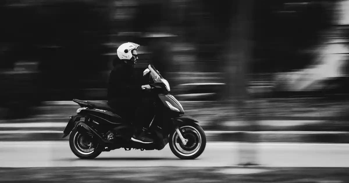 Beyaz Nike Air Force 1: Zamansız Tasarım ve Konforun Mükemmel Buluşması