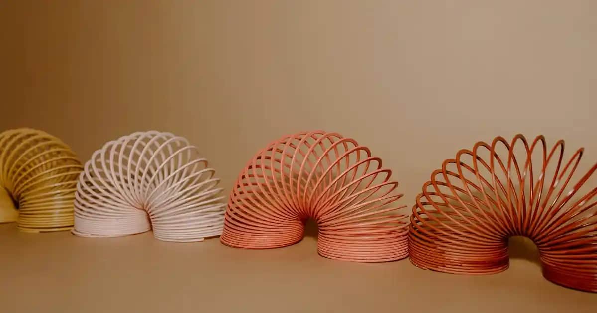 Çanta ve Ayakkabılarda Tasarım İsimlikleri: Şıklık ve İşlevselliğin Birleşimi