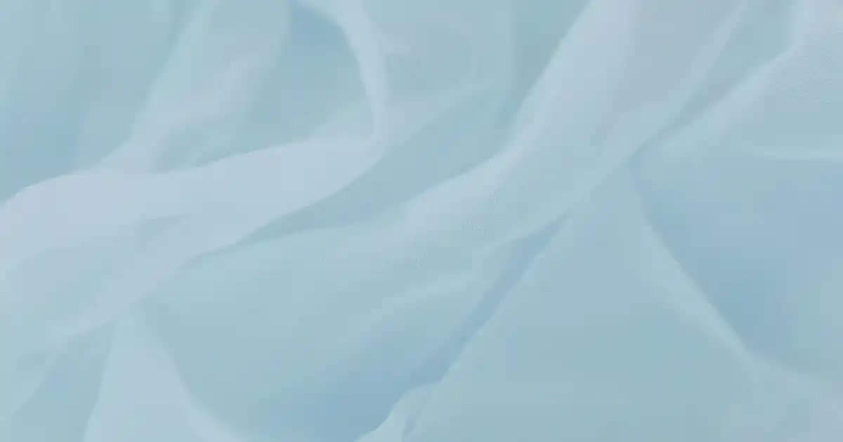 Ekru Sneaker Modelleri: Tarz ve Konforun Buluştuğu Günlük Ayakkabı Seçenekleri