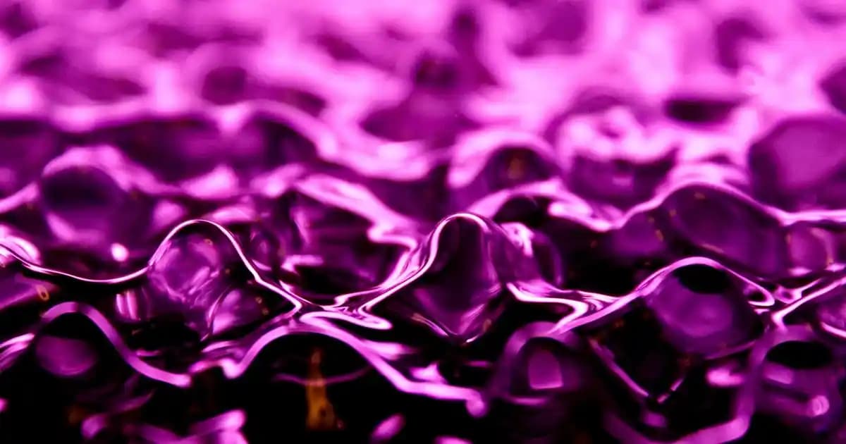 Erkek Gömlek ve Tişört Kombinleri: Stil ve Konforu Bir Arada Yansıtmanın Yolları