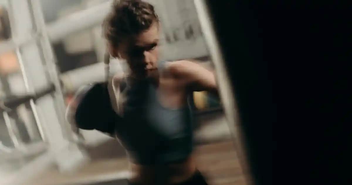 Erkek Lacivert Süet Ayakkabılar: Şıklık ve Konforun Modern Buluşması