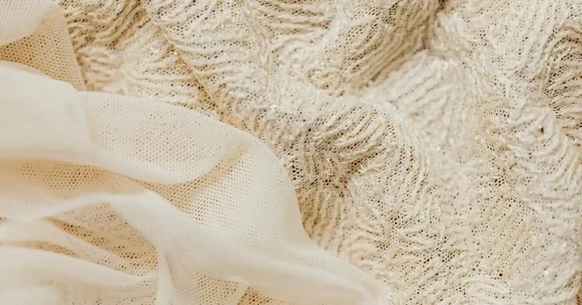 Erkek Pamuklu Gömlekler: Şıklık ve Konforu Bir Arada Sunan Stil Rehberi