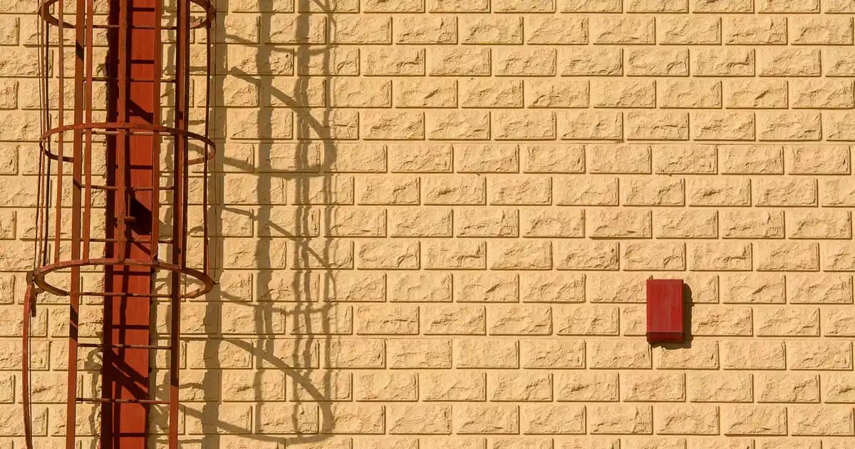 Erkek Paraşüt Kumaş Eşofman Takımı Seçerken Dikkat Edilmesi Gerekenler ve Trendler