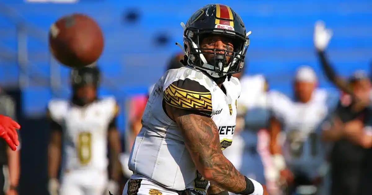 Erkekler İçin Bağcıksız Spor Ayakkabılar: Konfor ve Şıklığın Güncel Tercihi