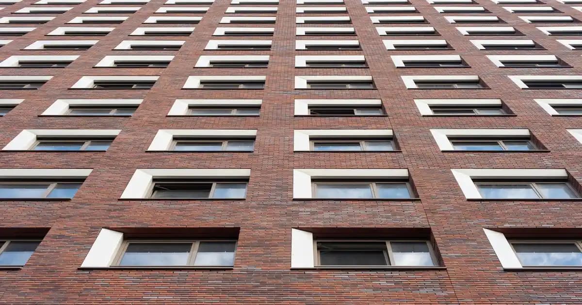 Erkekler İçin Boğazlı Kazak Kombinleri: Kış Modasında Şıklık ve Rahatlık Rehberi