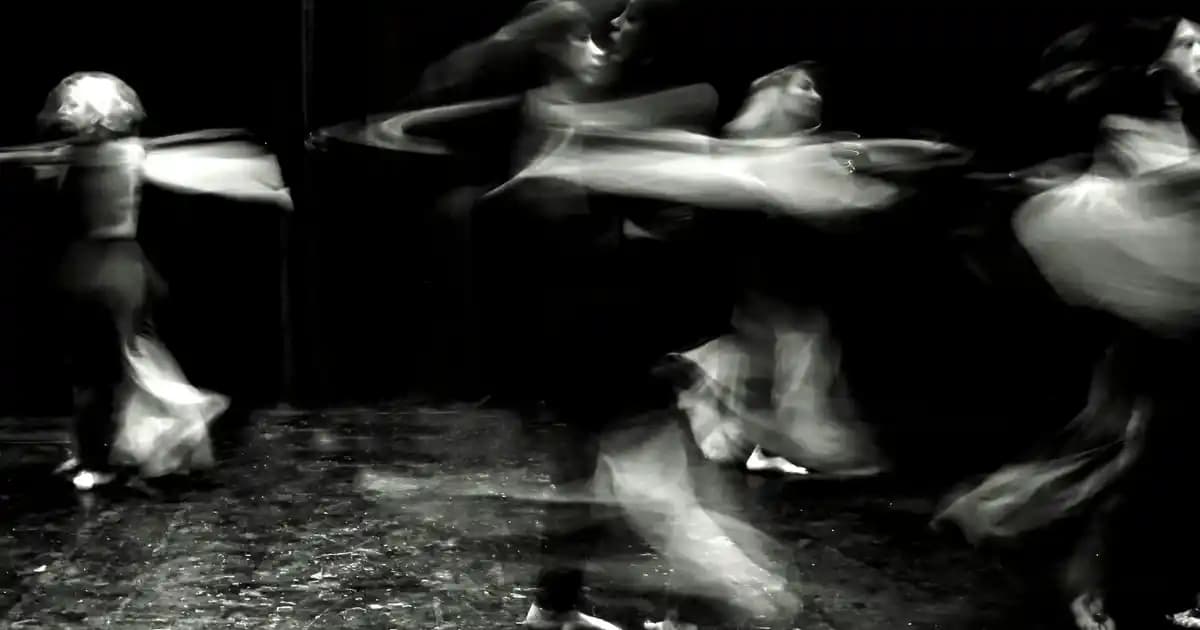 Erkekler İçin Kalın Eşofman Altları: Konfor ve Şıklık Sunan Modern Tasarımlar