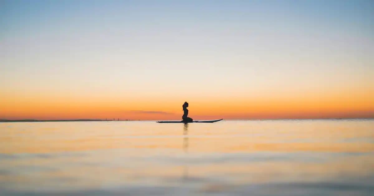 Erkekler İçin Keten Gömlek ve Pantolon Takımı: Yazlık Şıklık ve Konfor Rehberi