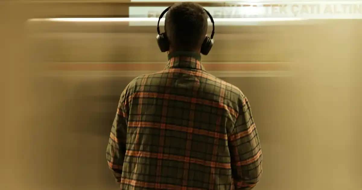 Erkekler İçin Kıyafetlerle Uyum Sağlayan Çanta ve Ayakkabı Seçim Rehberi