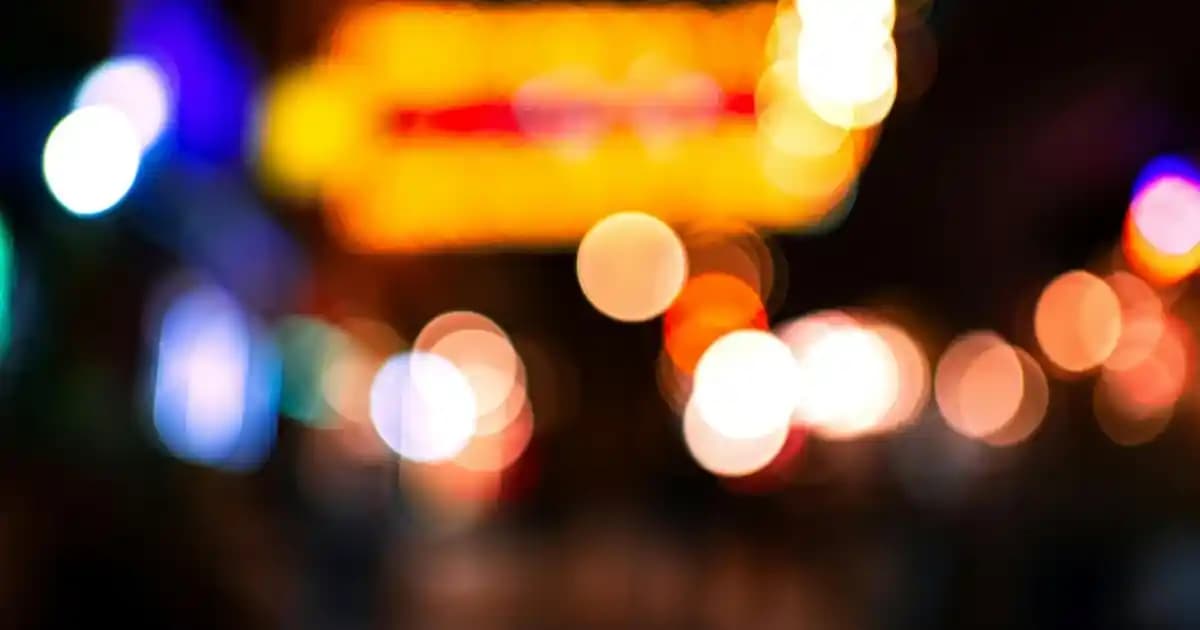 Erkekler İçin Klasik Keten Pantolonlar: Yaz Aylarında Şıklık ve Konforun Buluşması