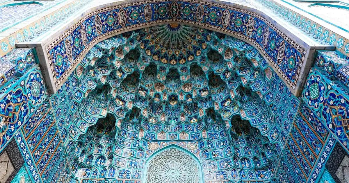 Erkekler İçin Şişme Mont Seçim Rehberi: Kış Aylarının Şıklık ve Konfor Simgesi