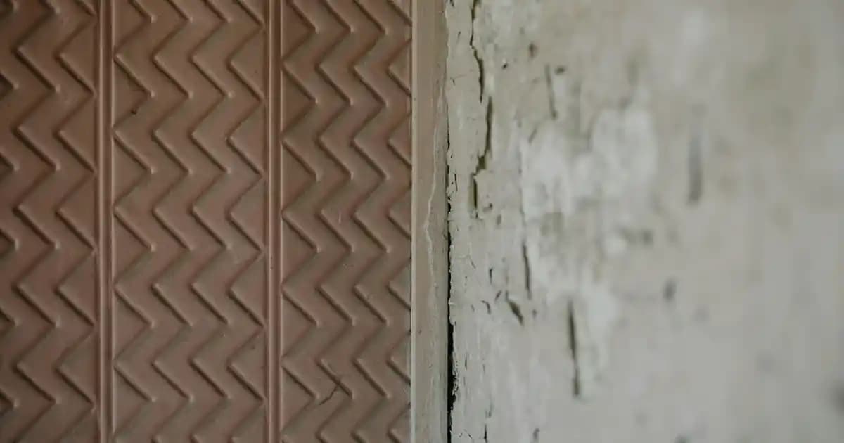 Erkekler İçin Siyah Gömlek Altına Uygun Pantolon Renkleri ve Kombin İpuçları