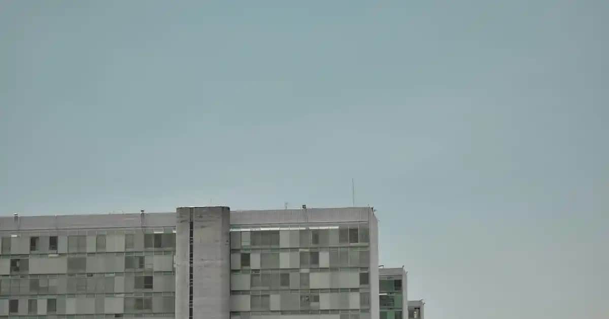 Erkekler İçin Siyah Pantolon Kombinleri: Şıklık ve Rahatlık İçin Stil Önerileri