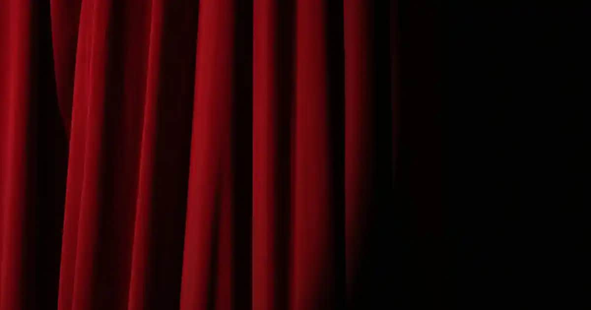 Evlilik Yıl Dönümünde Kadınlar İçin En Güzel Çanta ve Ayakkabı Hediye Önerileri