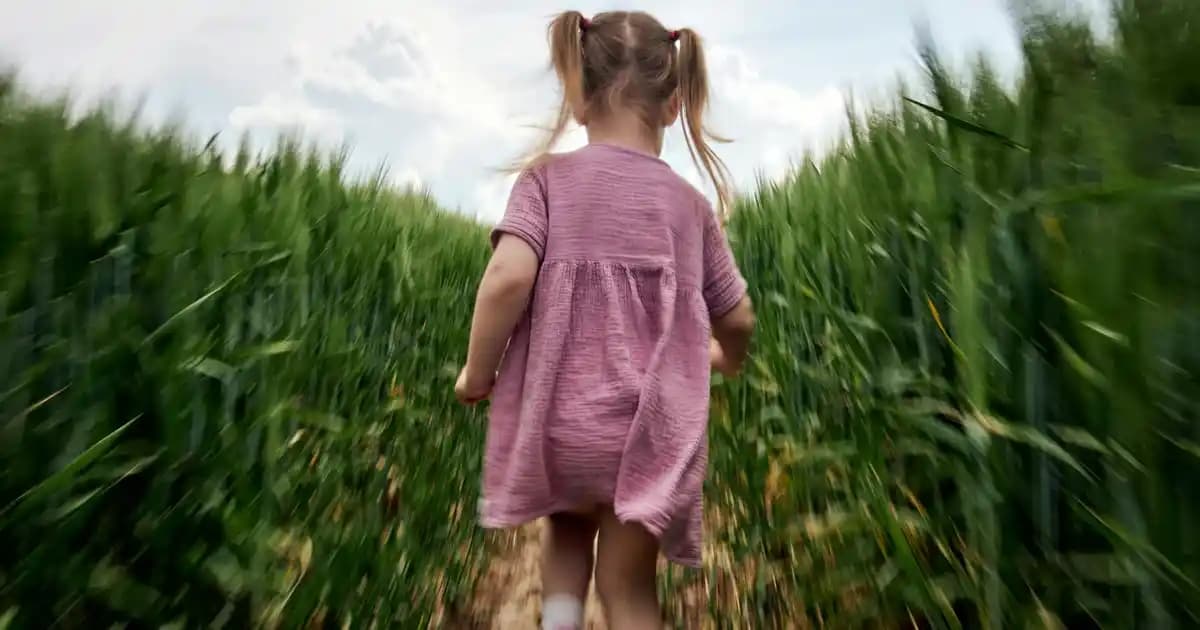 Galatasaray Lisanslı Çocuk Montları: Kış İçin Şık ve Konforlu Seçenekler