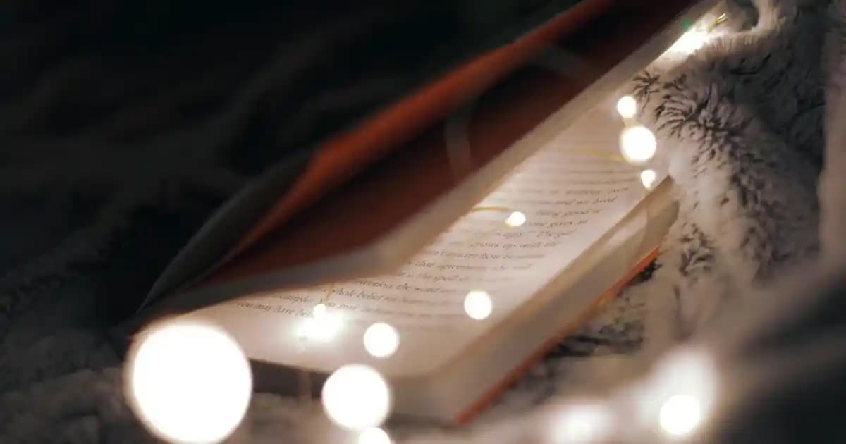 Gömlekle Yapılan Kombinler: Çanta ve Ayakkabıyla Şıklık ve Tarz Yaratma Yöntemleri