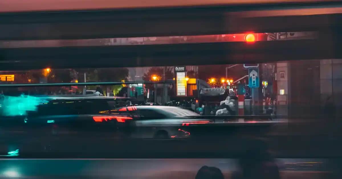 Gri Deri Ayakkabılar: Şıklık ve Dayanıklılığı Bir Arada Sunan Modanın Favorisi