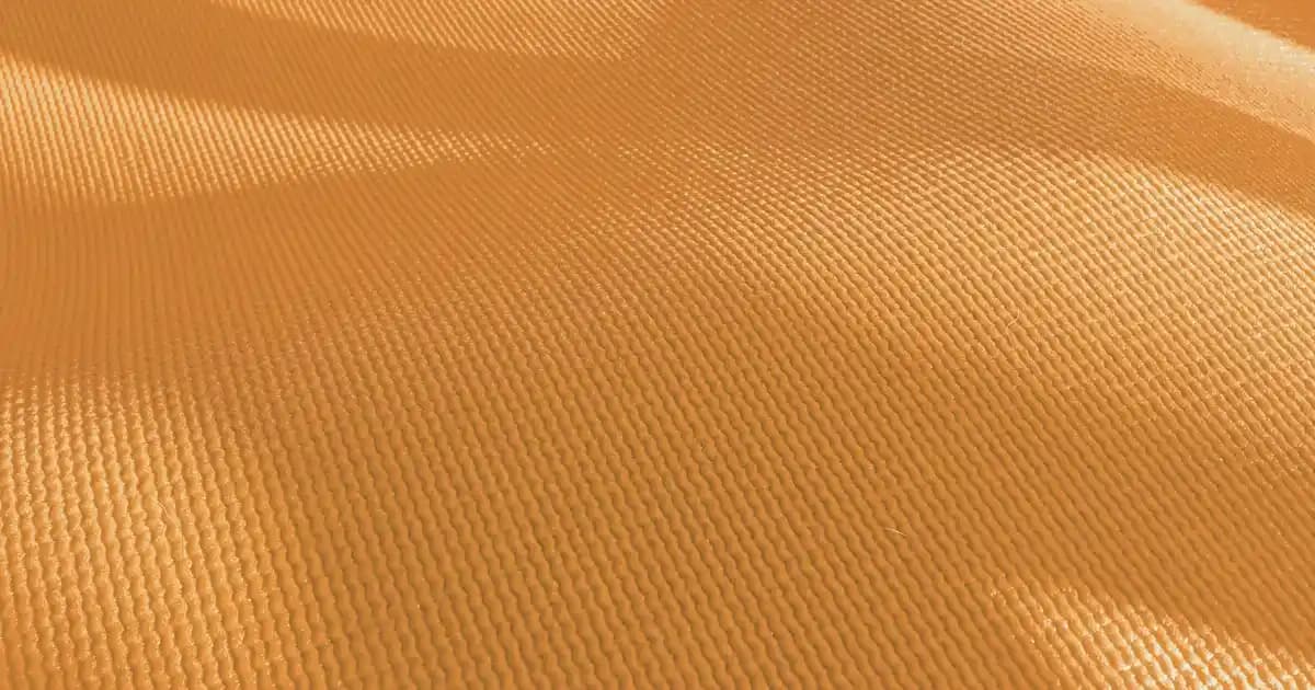 Gri Erkek Gömlek ve Aksesuar Kombinasyonlarıyla Şık ve Modern Görünüm