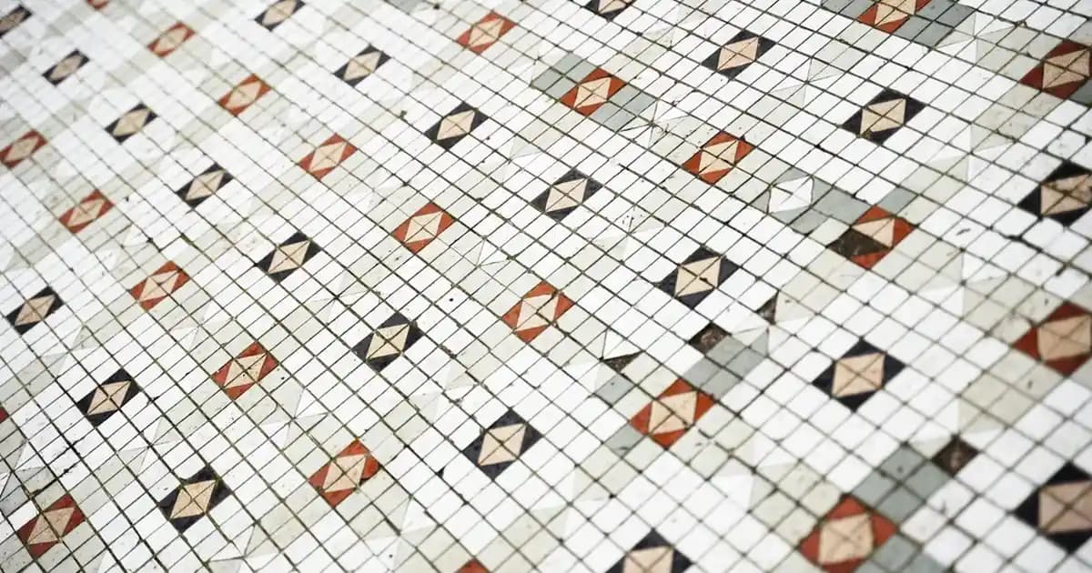 Gri Erkek Mont Modelleri ve Kombinasyonları: Fonksiyonellik ve Şıklığın Buluşması