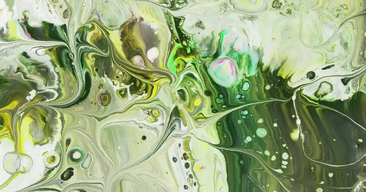 Hummel Beyaz Spor Ayakkabıları: Kadınlar İçin Şıklık ve Konforun Birleşimi