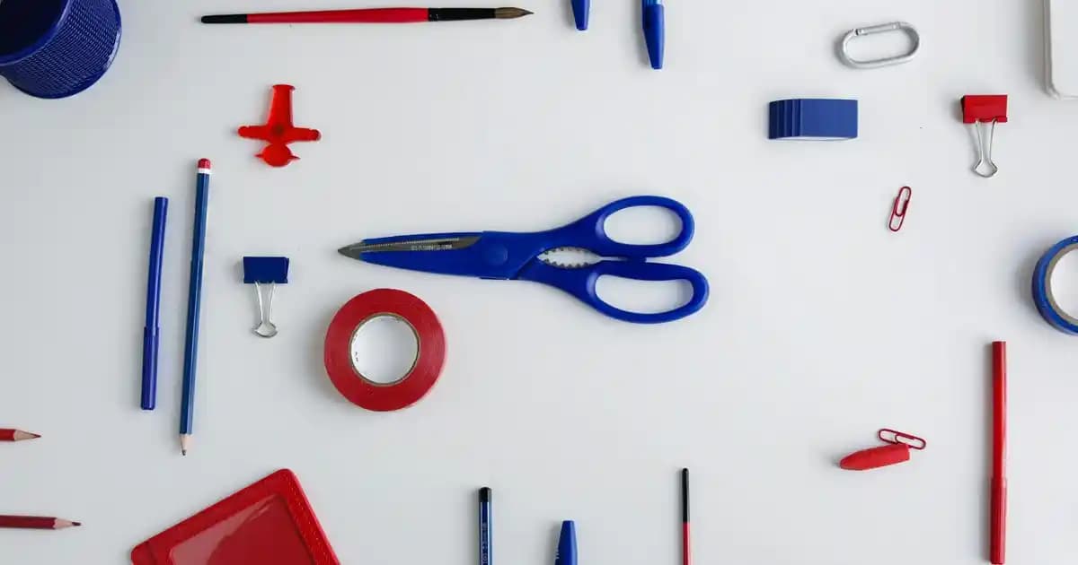 Kadın Siyah Sweatshirt ve Ayakkabı Kombinasyonlarıyla Şık ve Uyumlu Stil Yaratma Rehberi