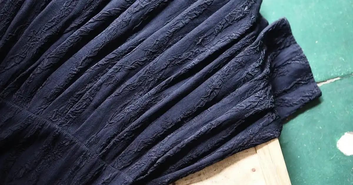 Kadınlar İçin Siyah Kot Kombinleri: Günlük ve Şık Tarz Önerileri