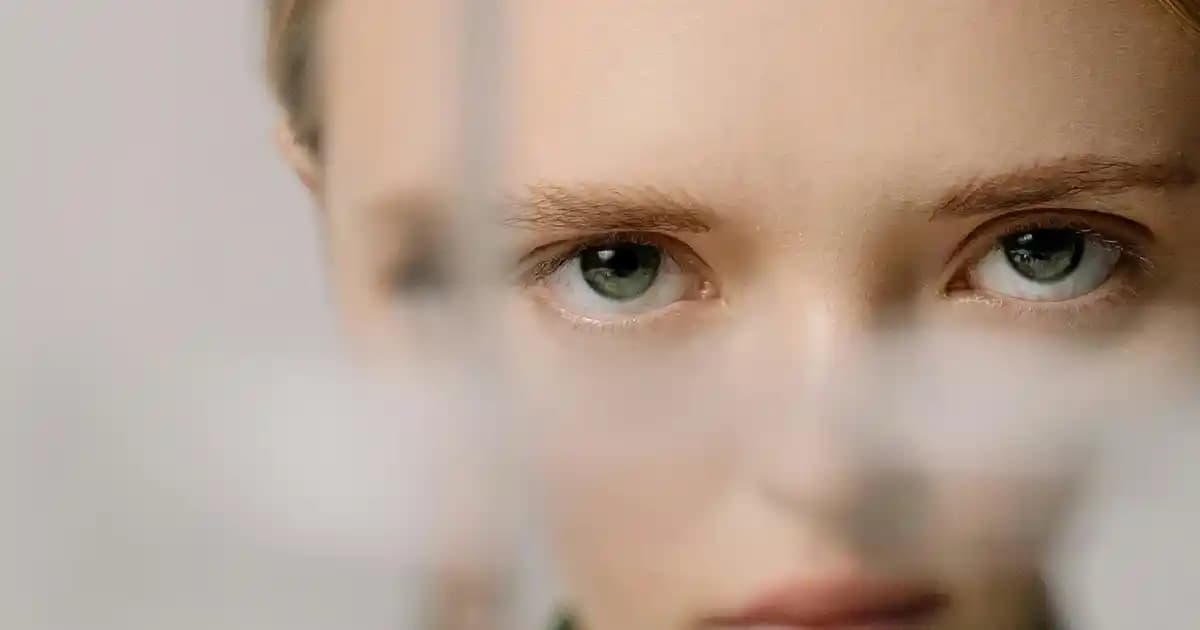 Kahverengi Kadın Spor Ayakkabıları: Günlük Şıklık ve Konforun Mükemmel Buluşması